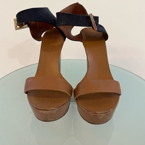 Hugo Boss Wedges Size 8 - Picture 2 of 4